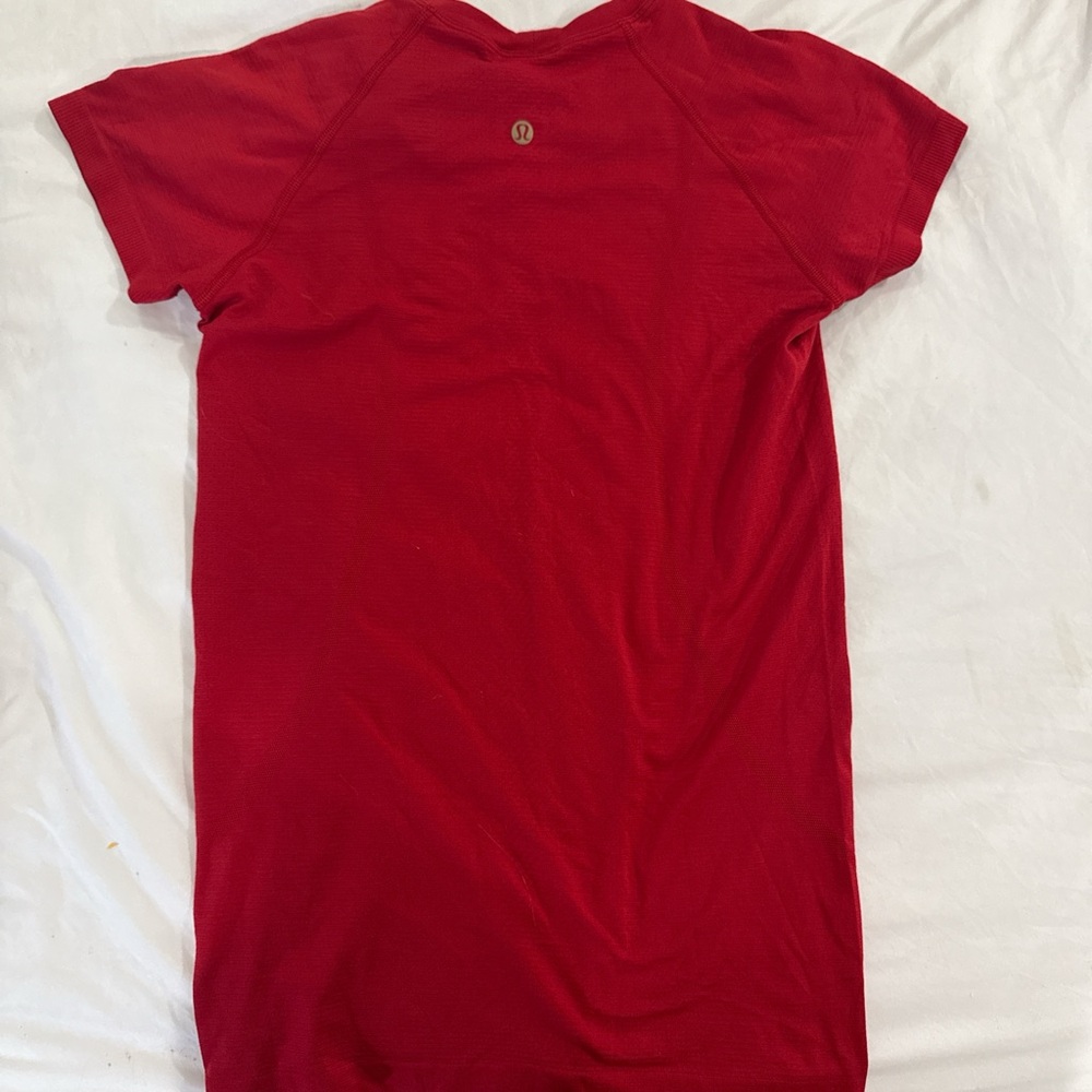 lululemon athletica Red Short Sleeve Tee
